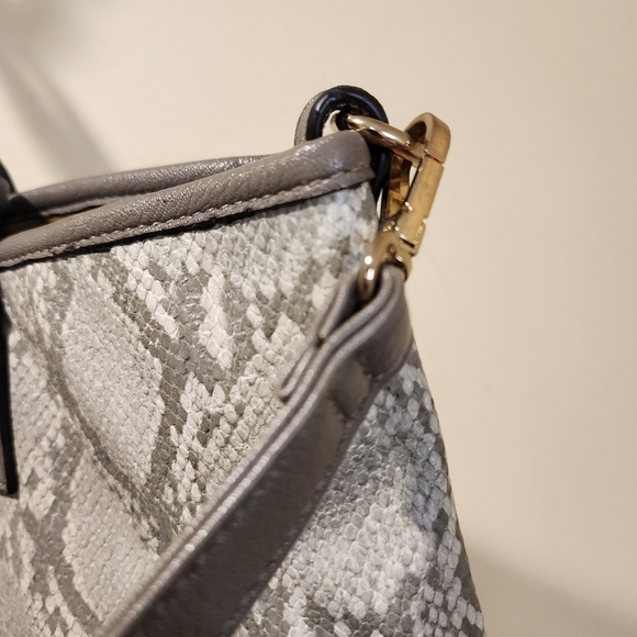 LOUENHIDE Gray Snake Print Large Tote Bag - Picture 9 of 13